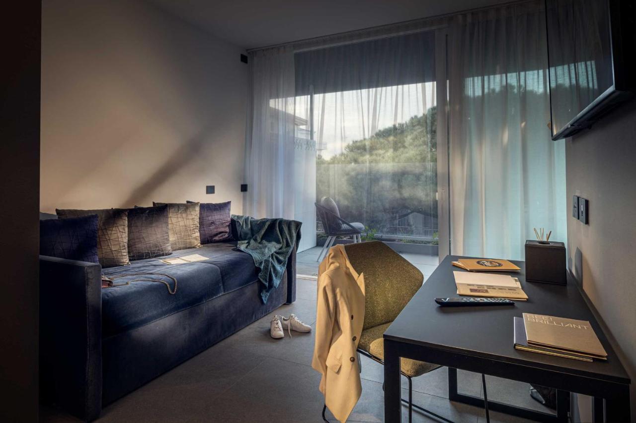 J44 Lifestyle Hotel Lido di Jesolo Luaran gambar A room at the hotel