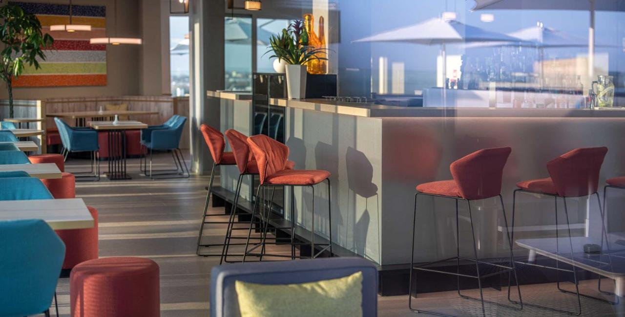 J44 Lifestyle Hotel Lido di Jesolo Luaran gambar The bar at the 101 Sky Bar