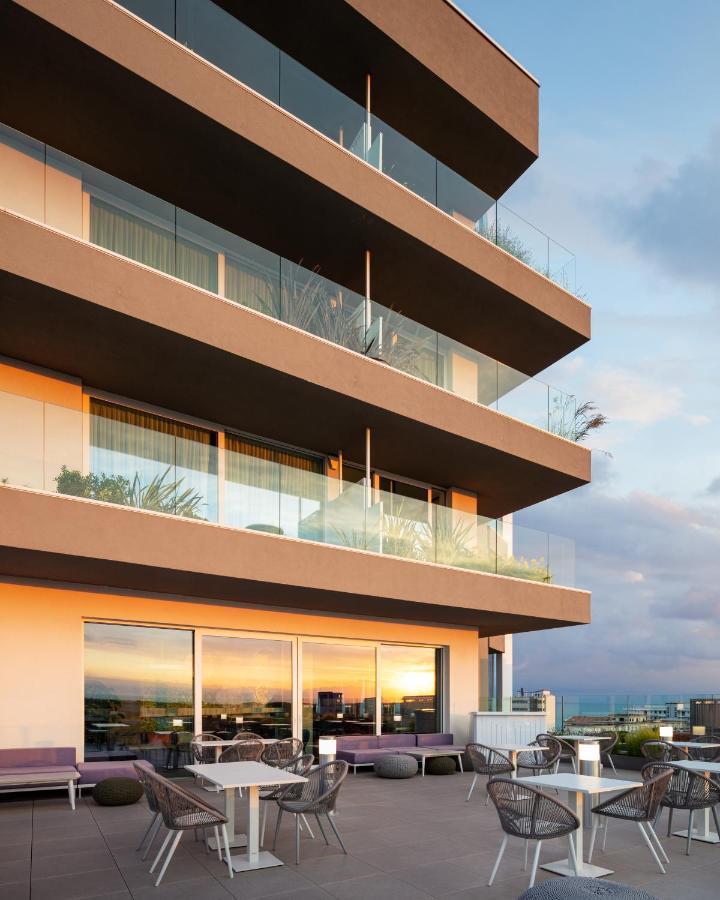 J44 Lifestyle Hotel Lido di Jesolo Luaran gambar The 3D rendering of the building