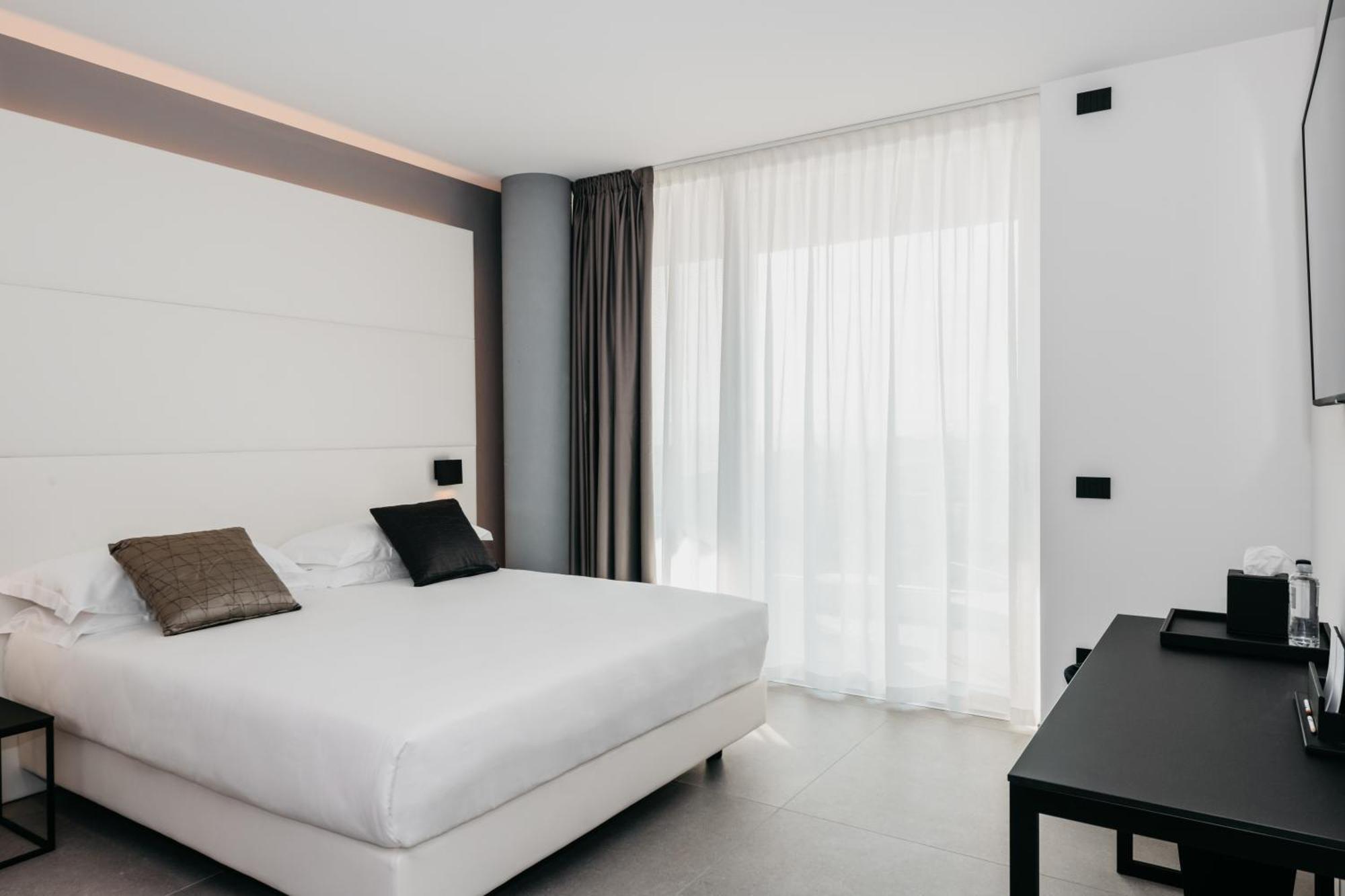 J44 Lifestyle Hotel Lido di Jesolo Luaran gambar