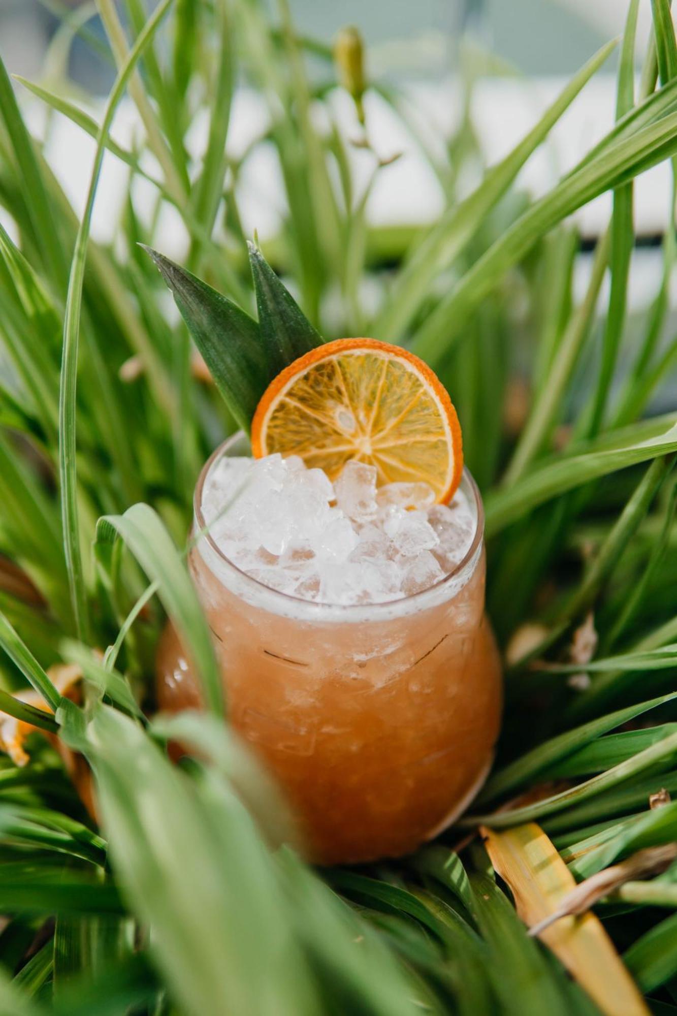J44 Lifestyle Hotel Lido di Jesolo Luaran gambar A Singapore Sling