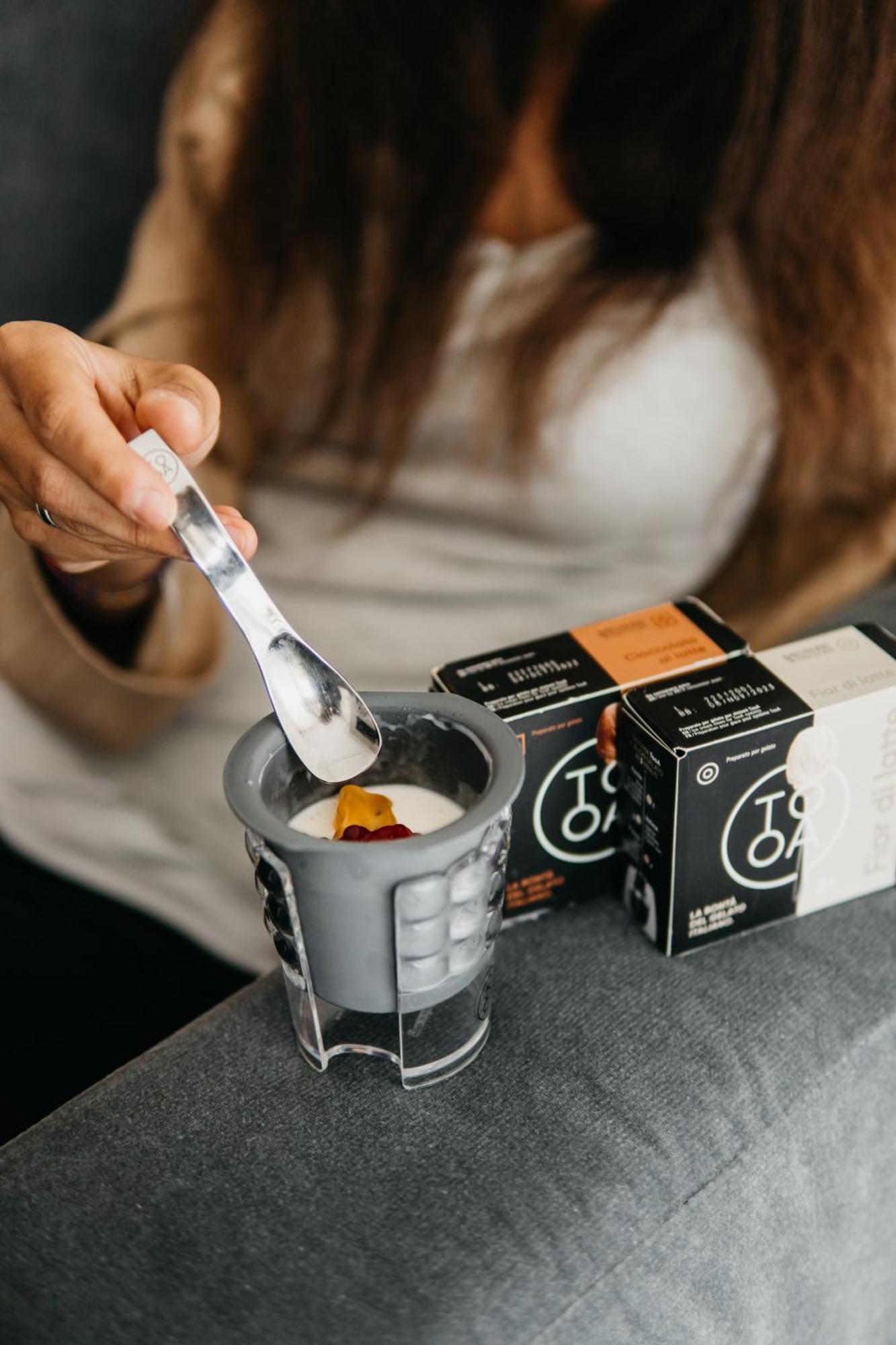 J44 Lifestyle Hotel Lido di Jesolo Luaran gambar Preparation of a turmeric latte