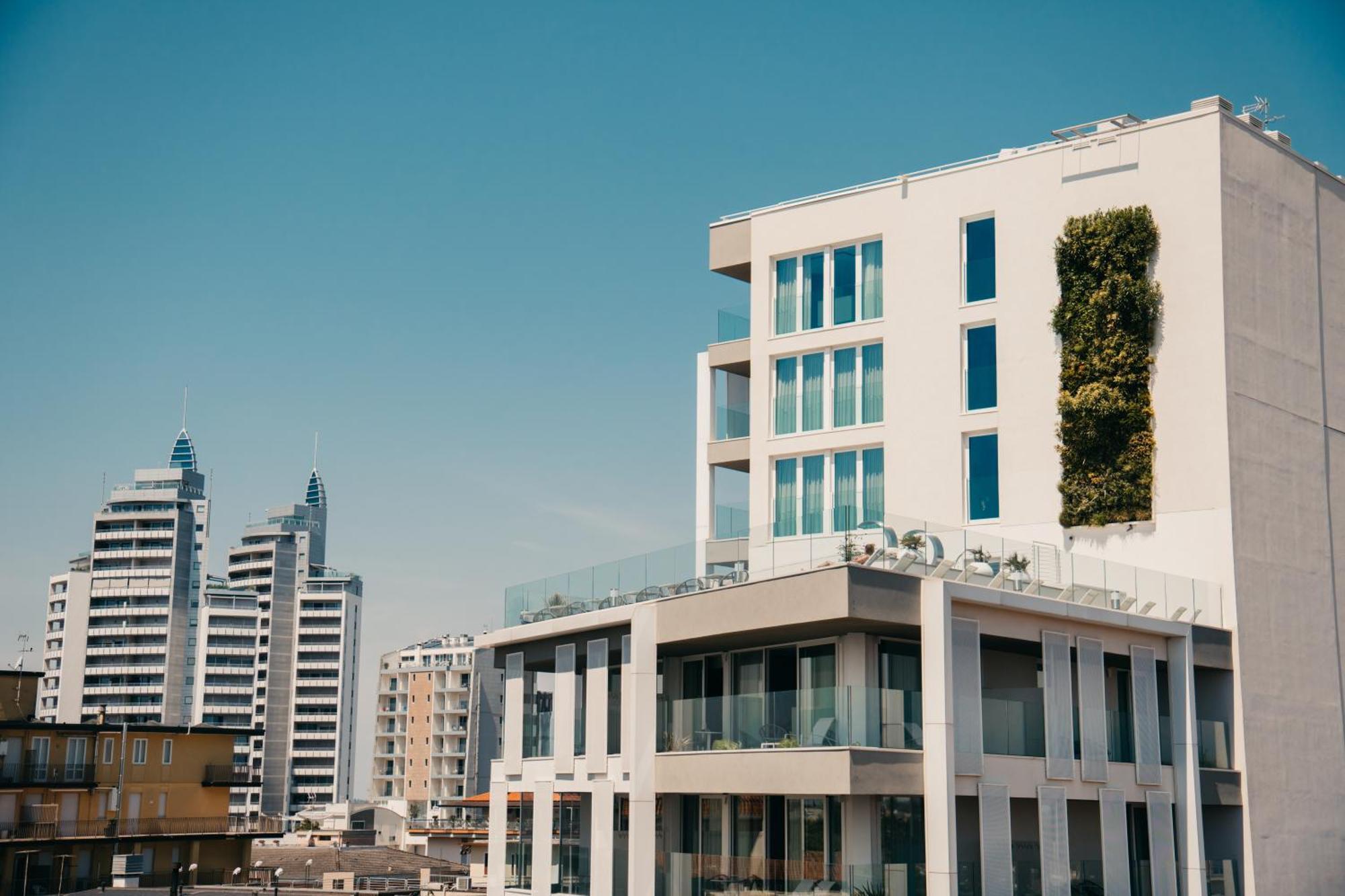 J44 Lifestyle Hotel Lido di Jesolo Luaran gambar Residential buildings in Nicosia